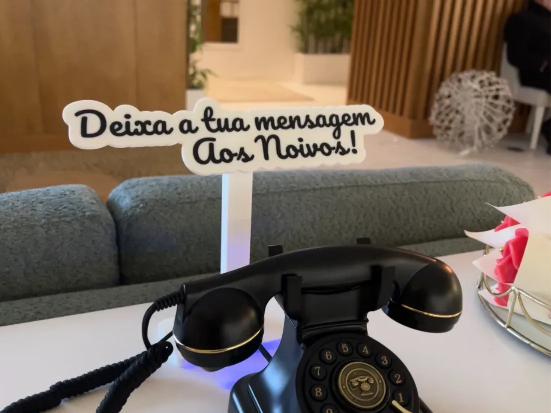Placa «Deixa a tua mensagem aos noivos»