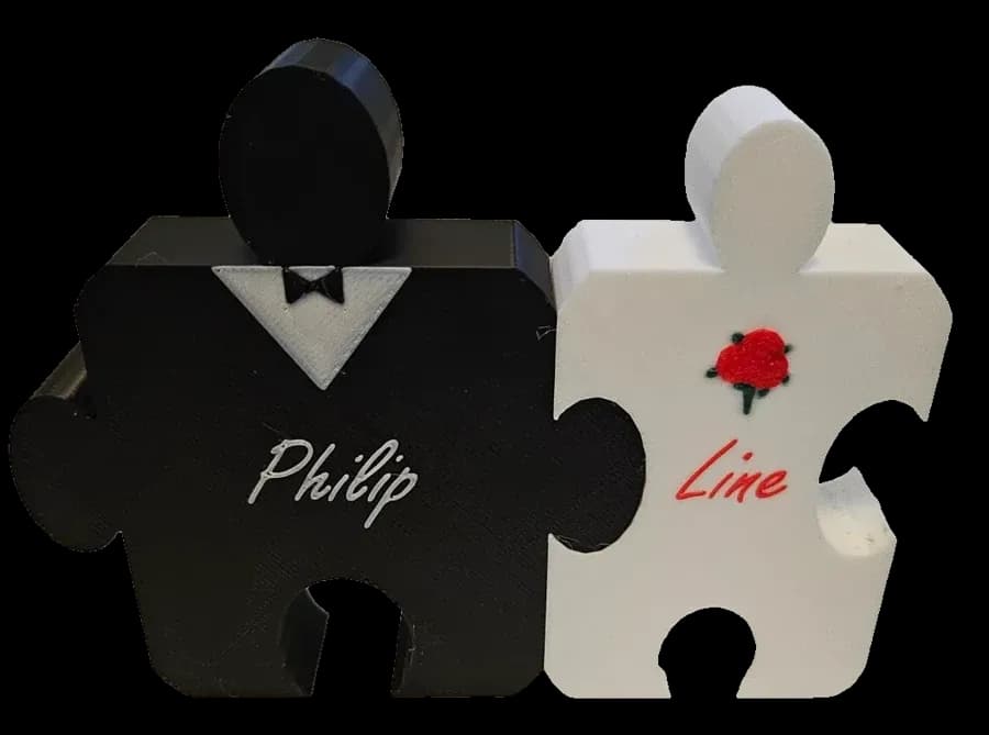 Peças de puzzle dos noivos com os vossos nomes