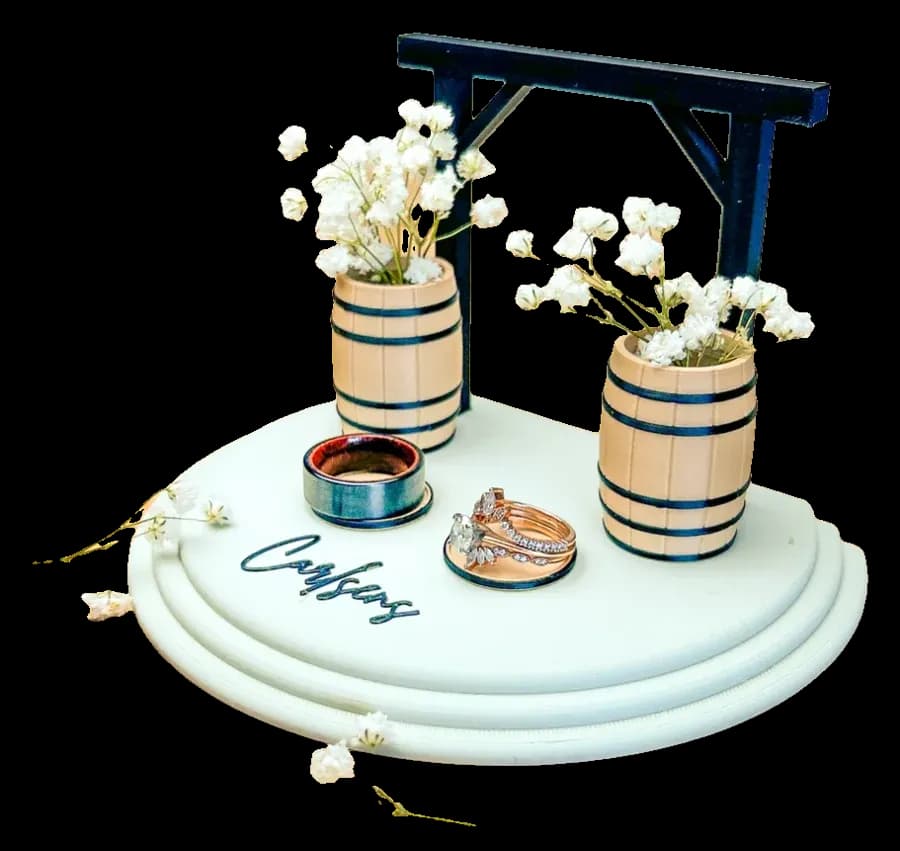 Porta-alianças altar com barris de flores e o vosso nome
